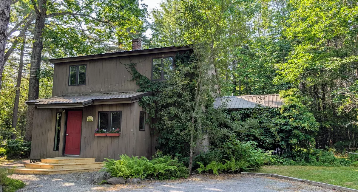 Orono, ME 04473,11 Willow DR