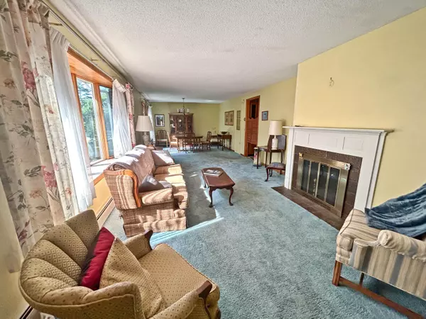 Bucksport, ME 04416,5 Scotts LN