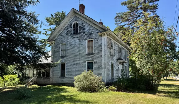 41 River RD, Norridgewock, ME 04957