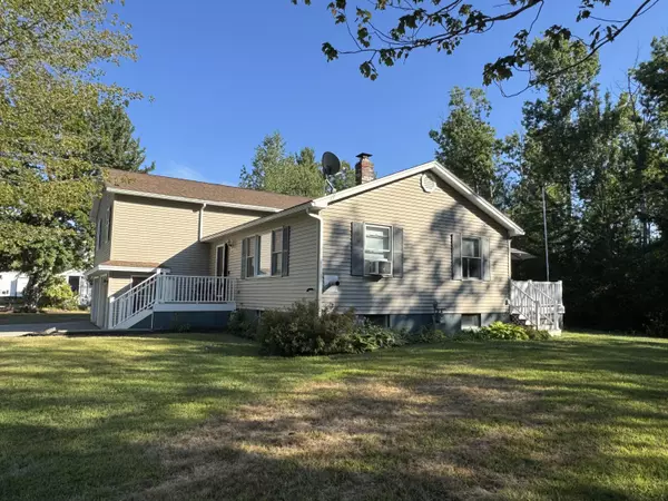 Brewer, ME 04412,17 Lynn AVE