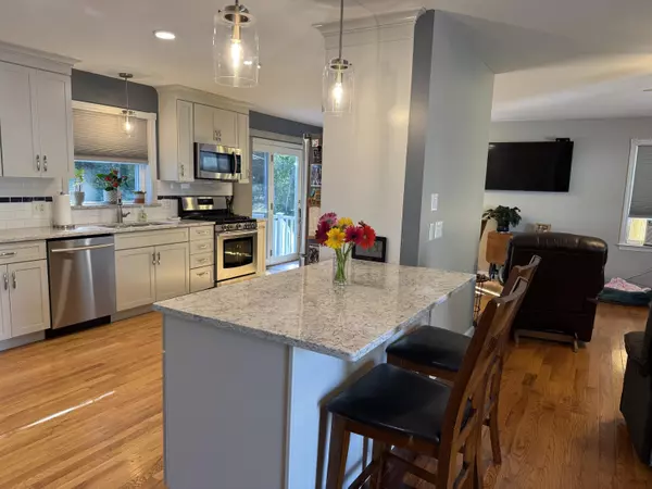 Brewer, ME 04412,17 Lynn AVE