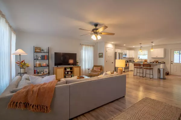 Bangor, ME 04401,22 Firefly LN