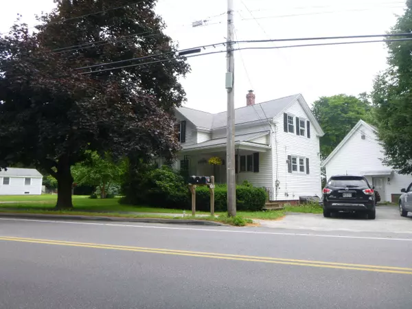 24 Lunt RD, Falmouth, ME 04105