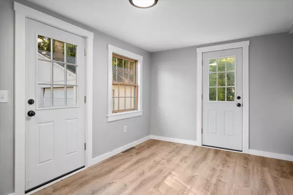 Newport, ME 04953,20 South ST