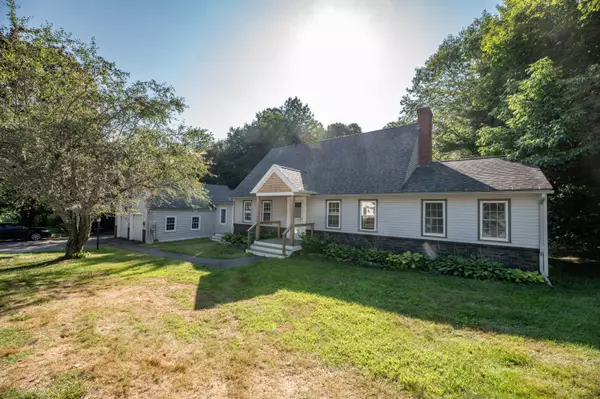 16 Almar ST, Farmingdale, ME 04344