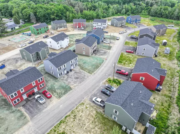 Bangor, ME 04401,31 Firefly LN