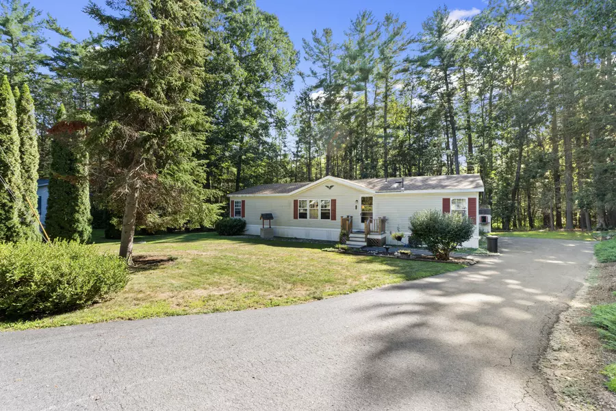 76 Courtney LN, Eliot, ME 03903