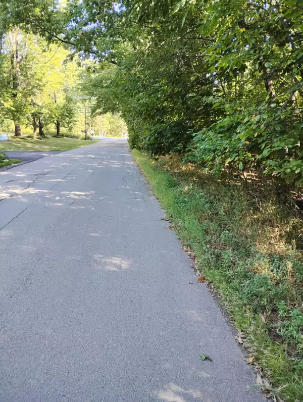 Belmont, ME 04952,282 Augusta RD