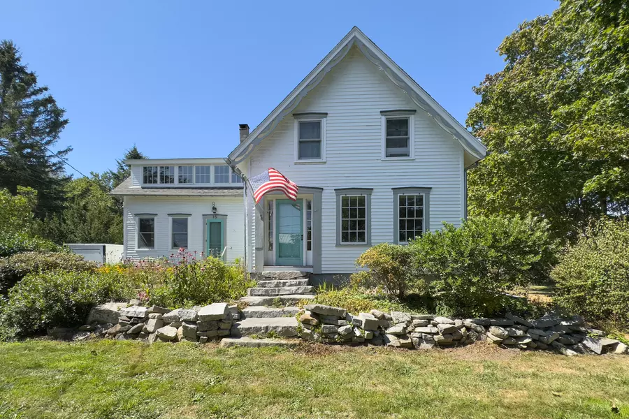 15 Port Clyde RD, Saint George, ME 04860