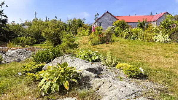 Lubec, ME 04652,43 Carrying Place RD