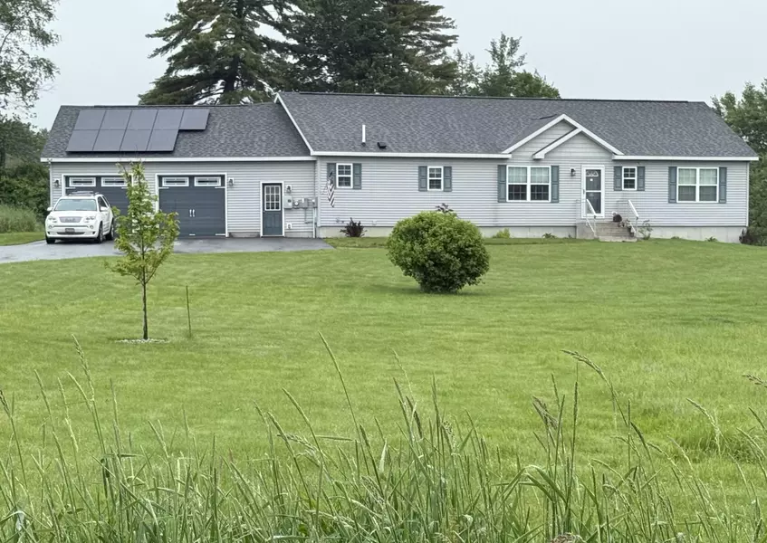 68 Lubear WAY, Auburn, ME 04210