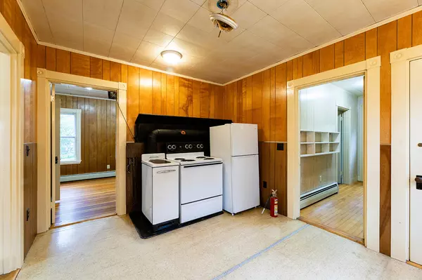 Camden, ME 04843,84 Washington ST