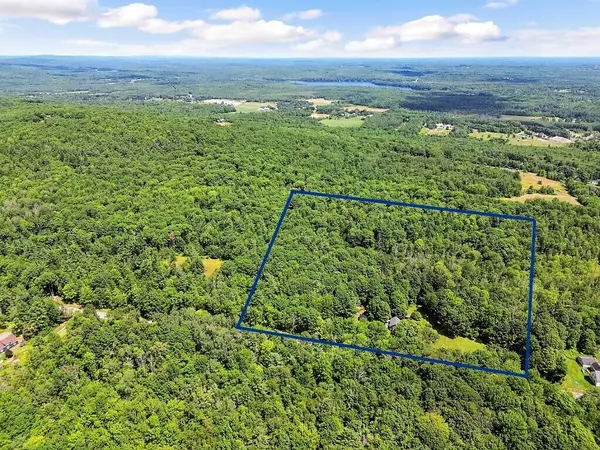 Canaan, ME 04924,189 Pinnacle RD