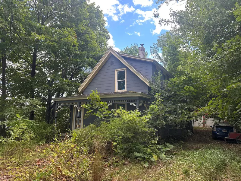 305 Old County RD, Hampden, ME 04444