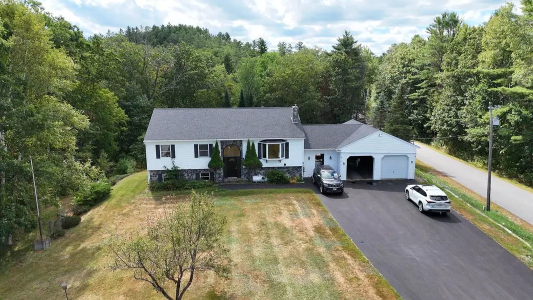 8 Camp RD, Hartford, ME 04220