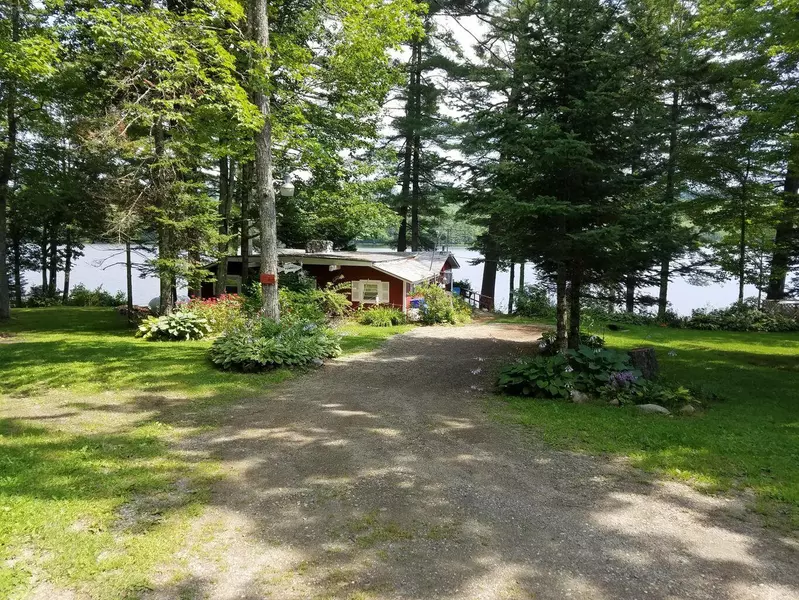 34 N 3rd AVE, Lincolnville, ME 04849