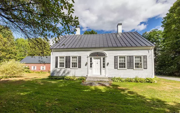 Winslow, ME 04901,308 Cushman RD