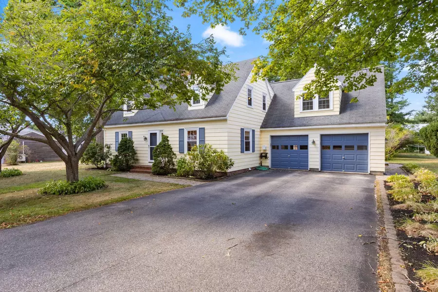 14 Elizabeth ST, Gorham, ME 04038