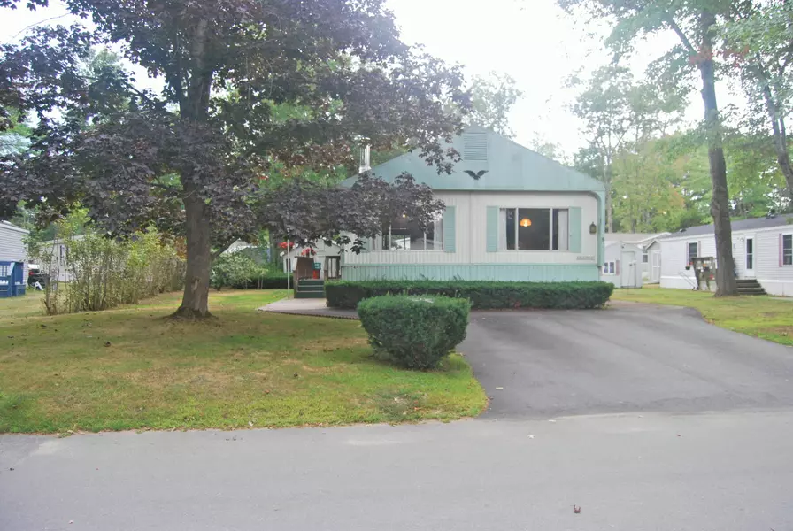 44 Evergreen DR, Gorham, ME 04038