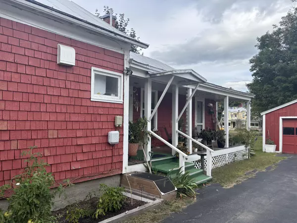 Kingfield, ME 04947,63 School ST