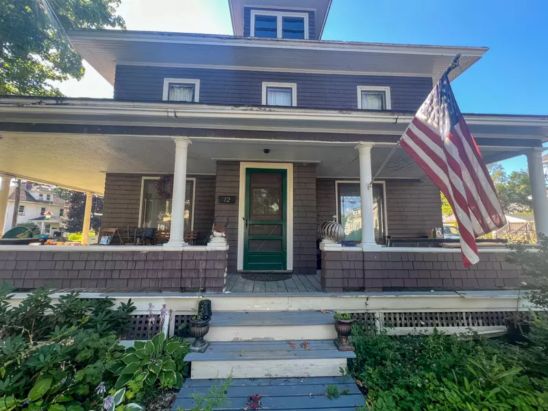 12 Bowdoin ST, Houlton, ME 04730