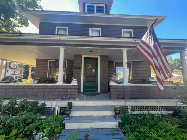 12 Bowdoin ST,  Houlton,  ME 04730