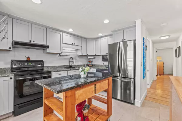 South Portland, ME 04106,1379 Broadway