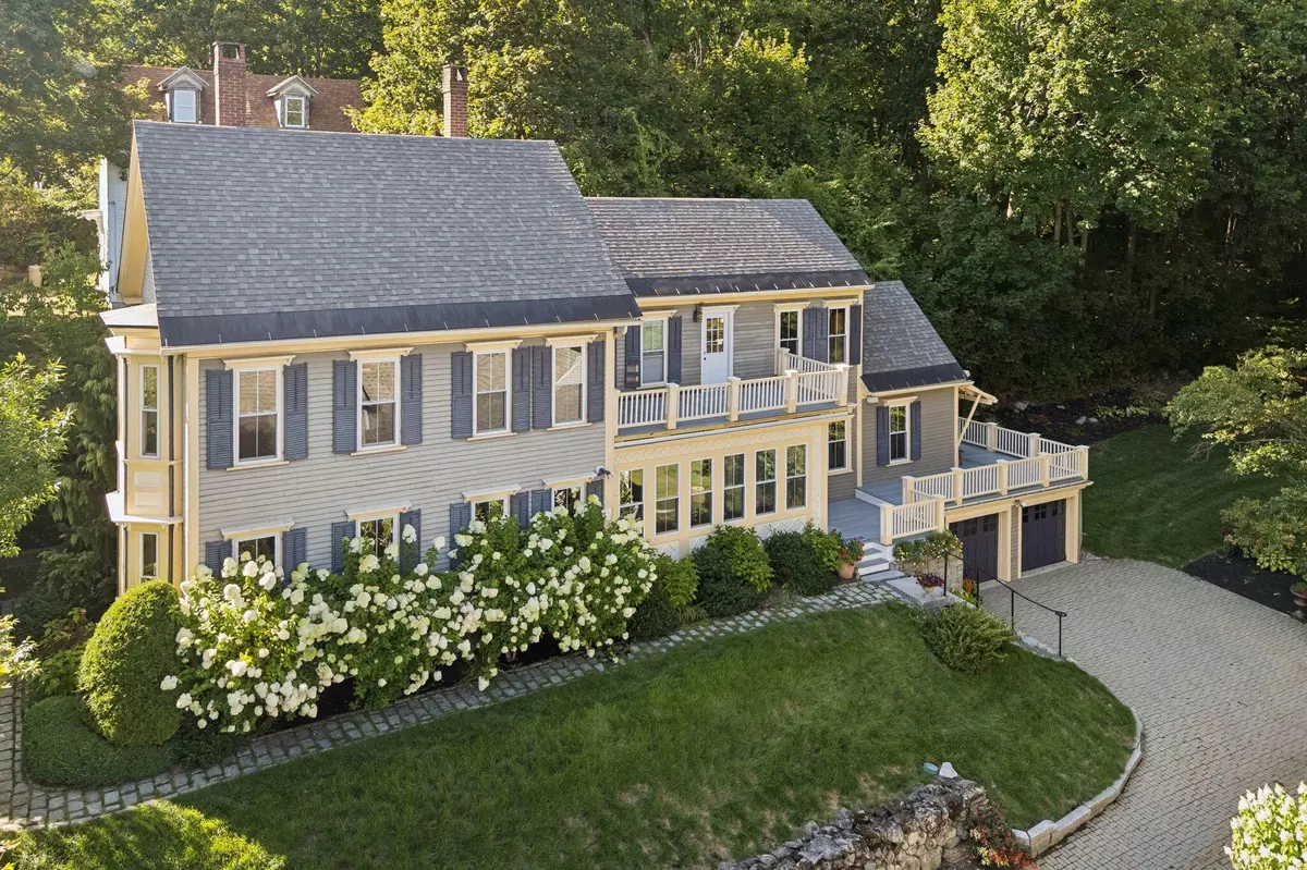 Hallowell, ME 04347,17 Page ST