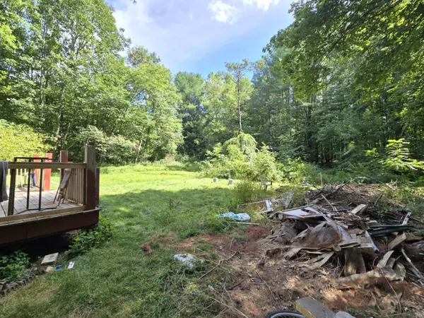 Mechanic Falls, ME 04256,30 Highland AVE