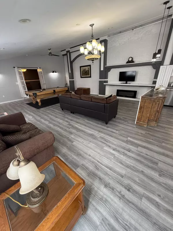 Madawaska, ME 04756,276 Main ST