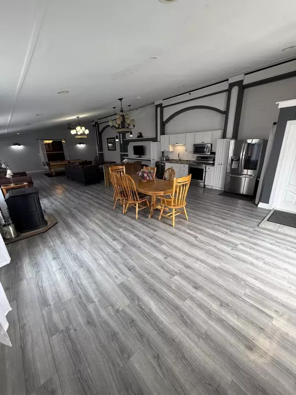 Madawaska, ME 04756,276 Main ST