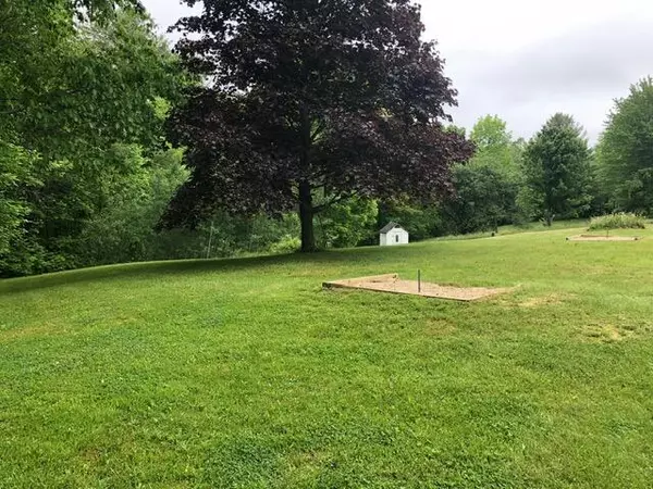 Topsham, ME 04086,438 Meadow RD