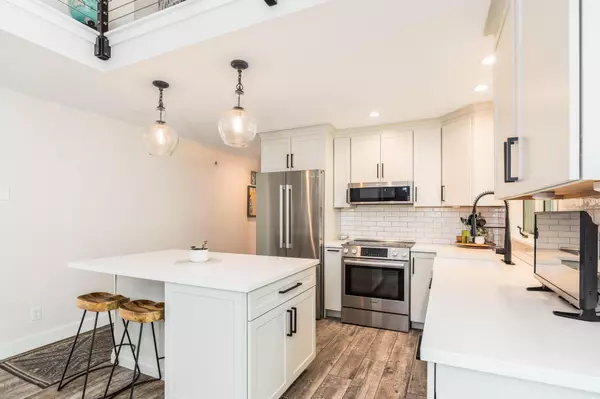 York, ME 03909,8 Hawthorne LN