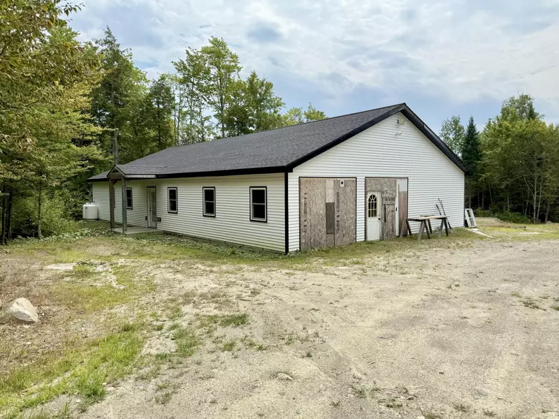 253 White Point Estates RD, Lincoln, ME 04457