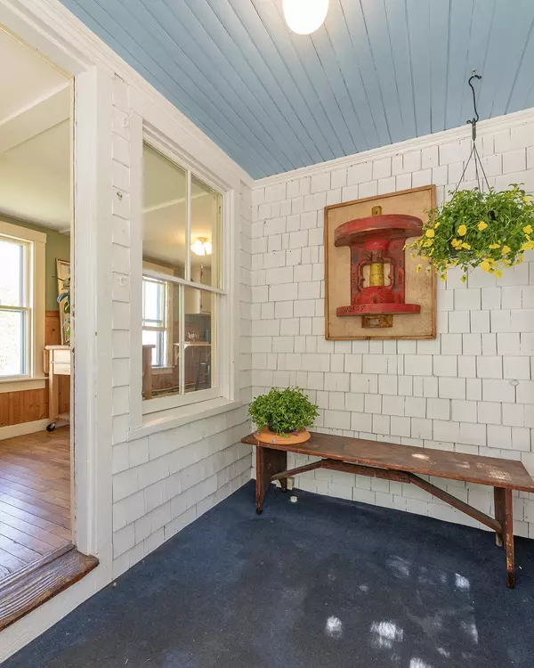 Camden, ME 04843,8 North Jacobs AVE