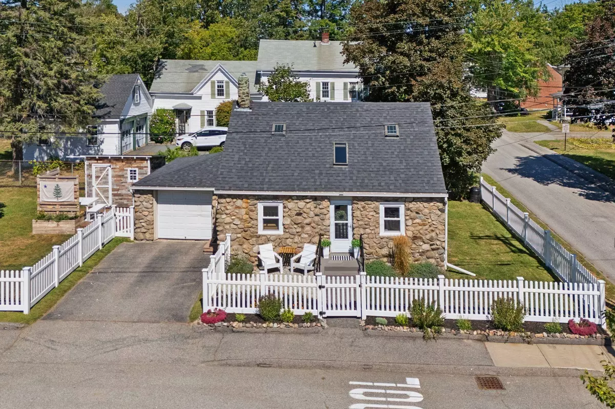 Saco, ME 04072,1 Pond ST