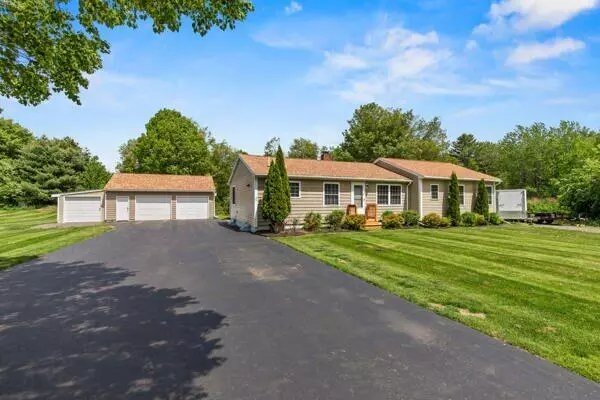 28 Clay RD, Gorham, ME 04038