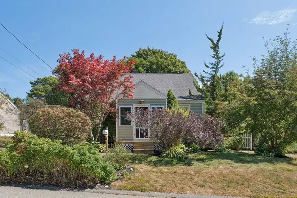 30 Farm Hill RD, Cape Elizabeth, ME 04107