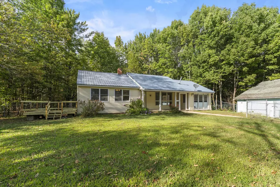 590 Stetson RD, Newport, ME 04953