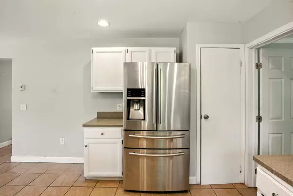 Lewiston, ME 04240,3 St Jean Baptist AVE