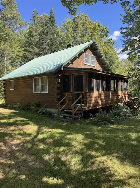 20 Zion RD, Wellington, ME 04942