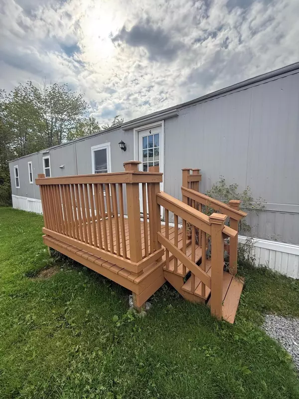 Veazie, ME 04401,22 Hobson AVE