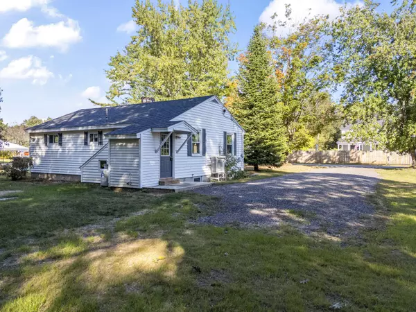 Topsham, ME 04086,36 Tedford RD