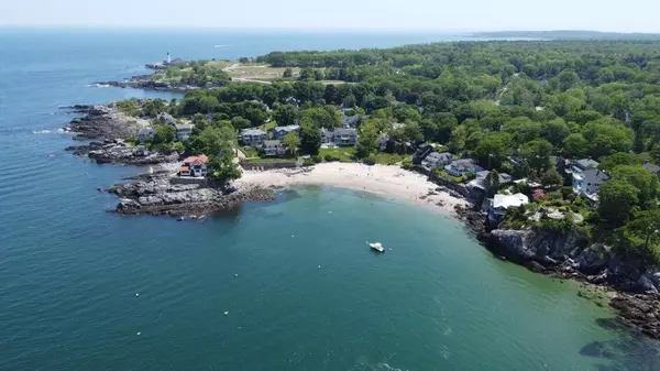 Cape Elizabeth, ME 04107,59 Wood RD