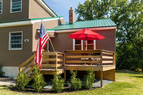 York, ME 03909,40 Lobster Cove RD