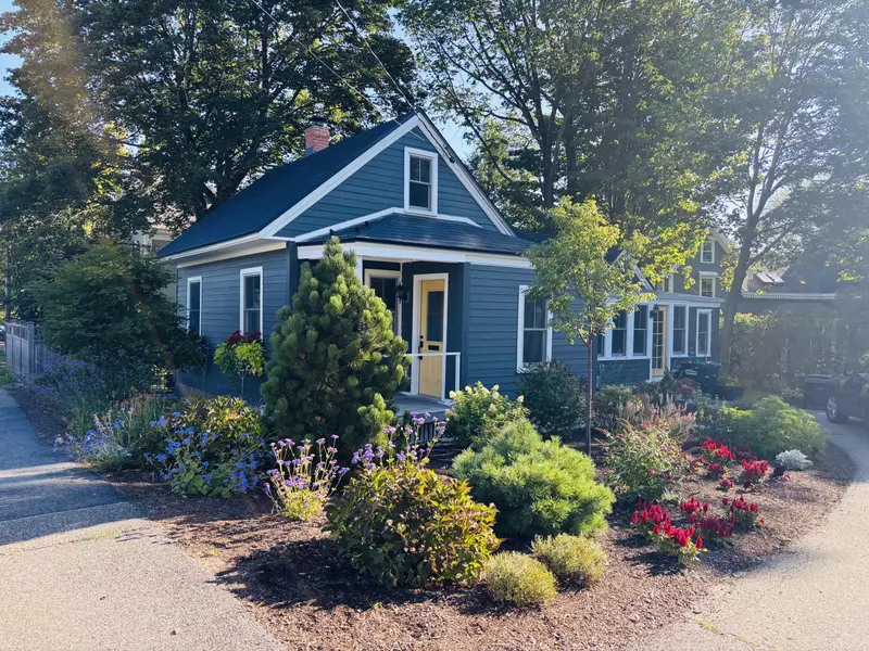 22 West Elm ST, Yarmouth, ME 04096