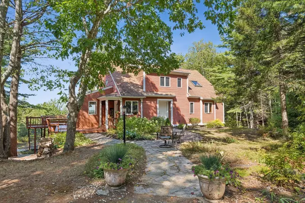 418 Mountain RD, Harpswell, ME 04079