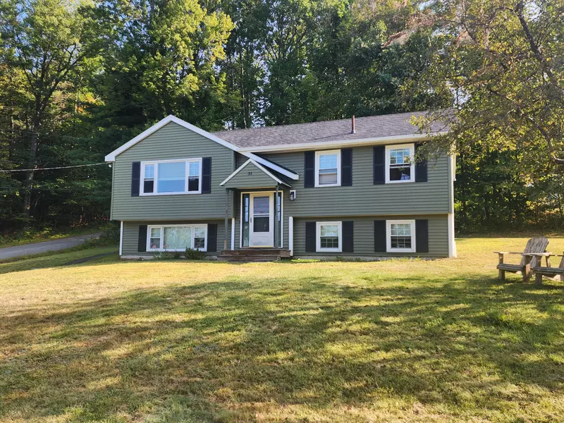 31 Belleview DR, Jay, ME 04239