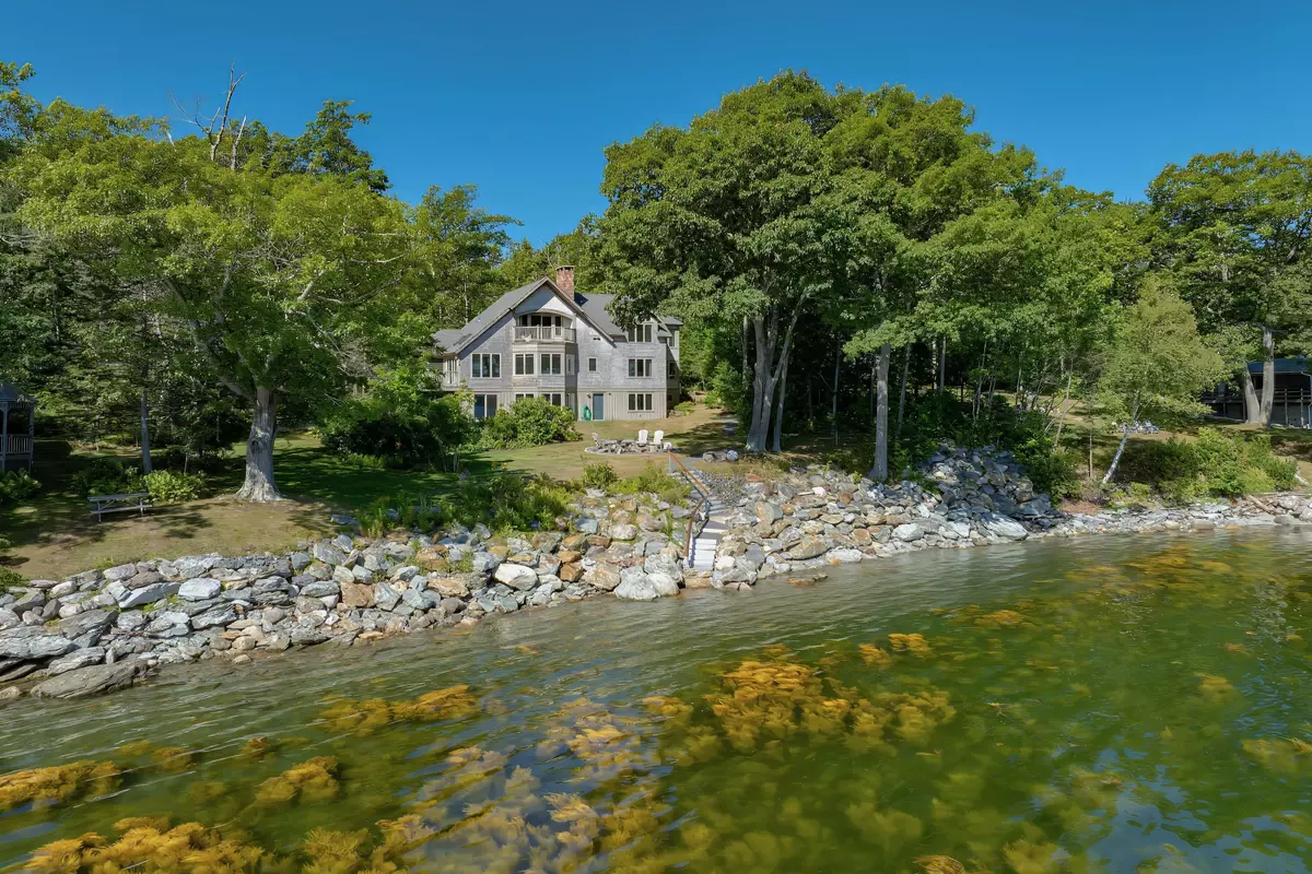 Blue Hill, ME 04614,31 Florian Benson