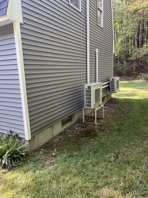 Standish, ME 04085,7 Susan DR